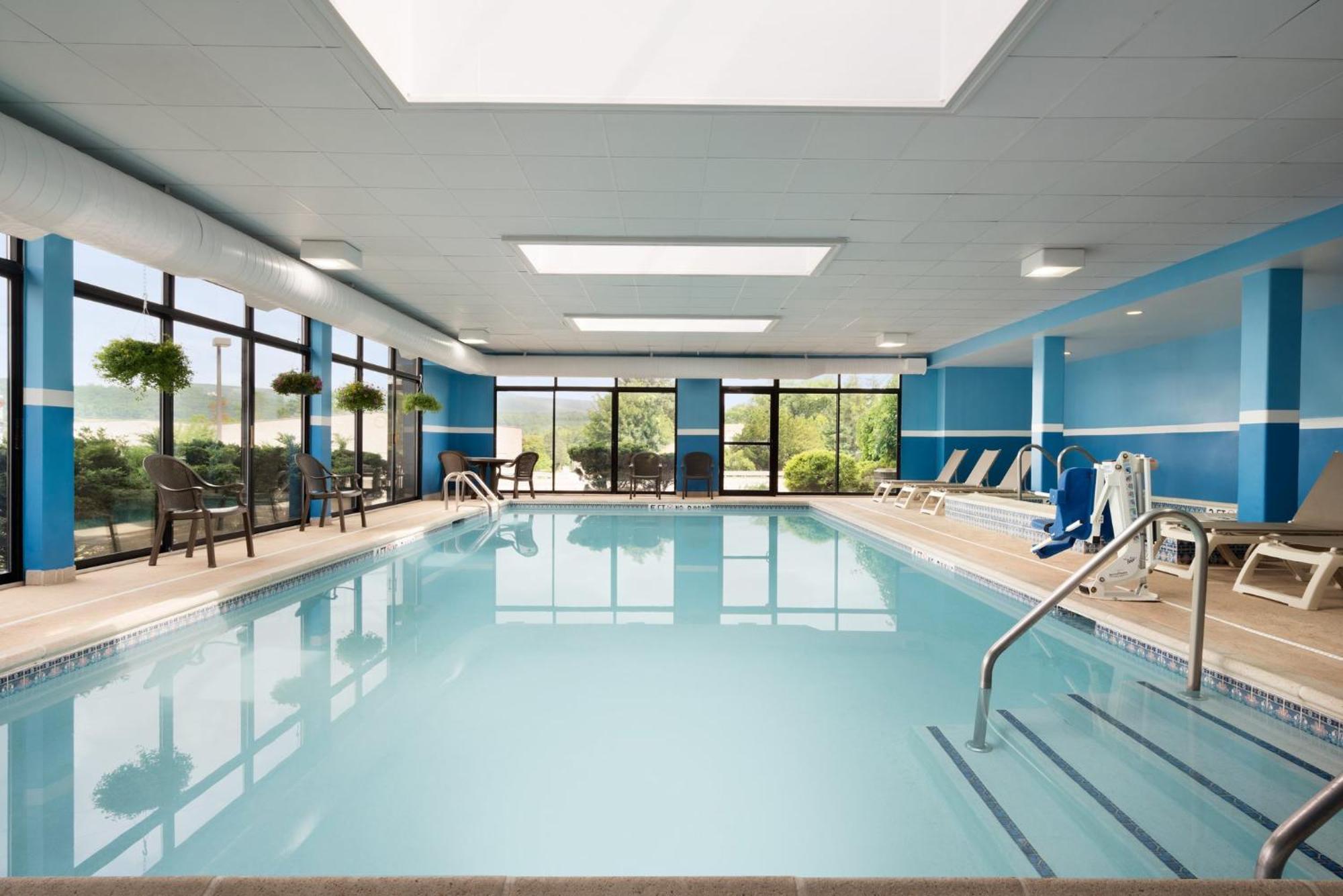 Holiday Inn Express & Suites - North Brunswick By Ihg מראה חיצוני תמונה